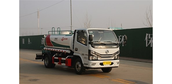 「热点新闻」洒水车 价格受哪些重要因素的影响