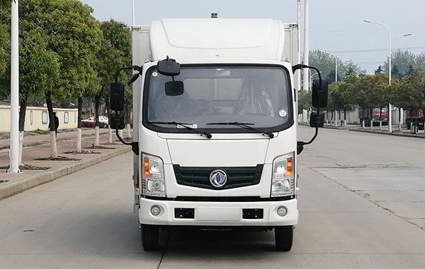 纯电动厢式运输车（正前）